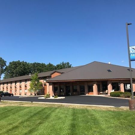 American Inn And Suites Ionia Exterior foto