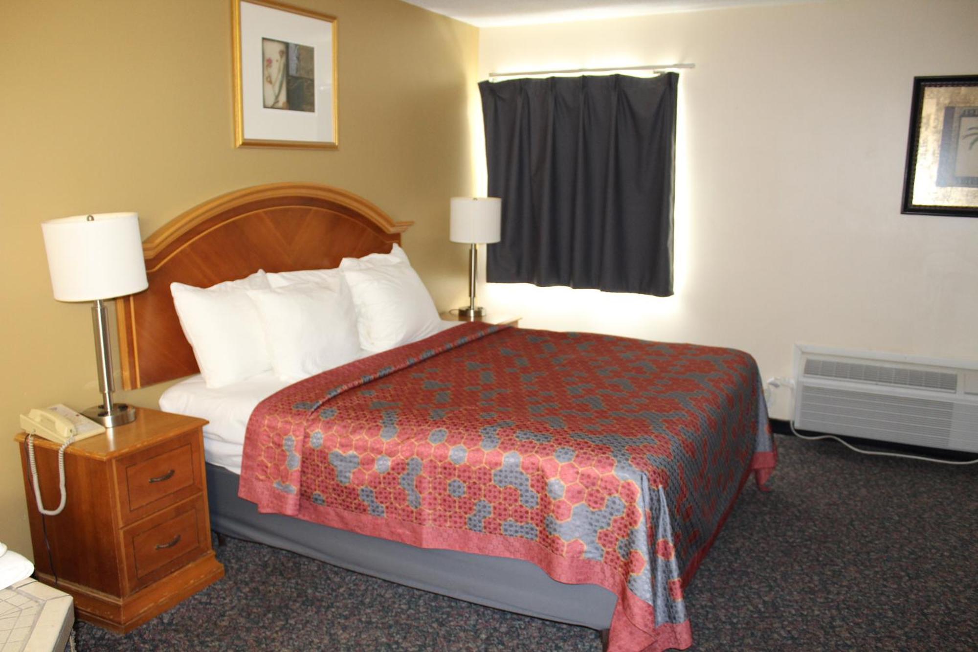 American Inn And Suites Ionia Exterior foto