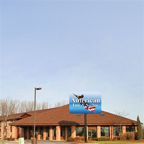 American Inn And Suites Ionia Exterior foto